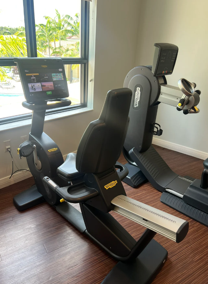 Life Fitness Insignia Series + Signature Series Gym Package W/ Cardio