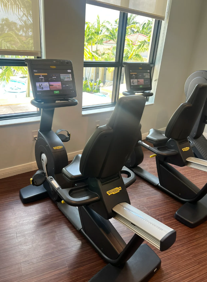 Life Fitness Insignia Series + Signature Series Gym Package W/ Cardio