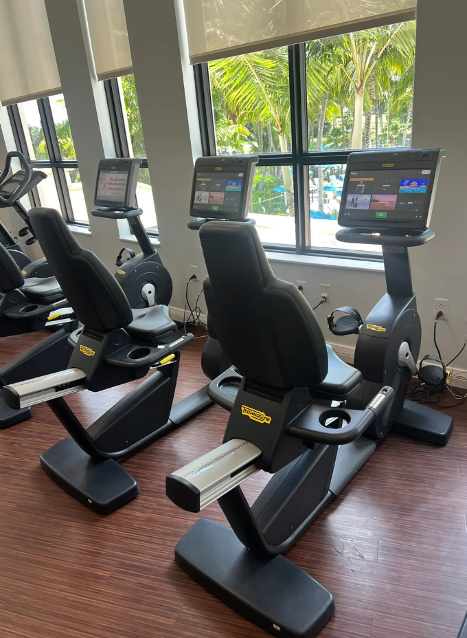 Life Fitness Insignia Series + Signature Series Gym Package W/ Cardio